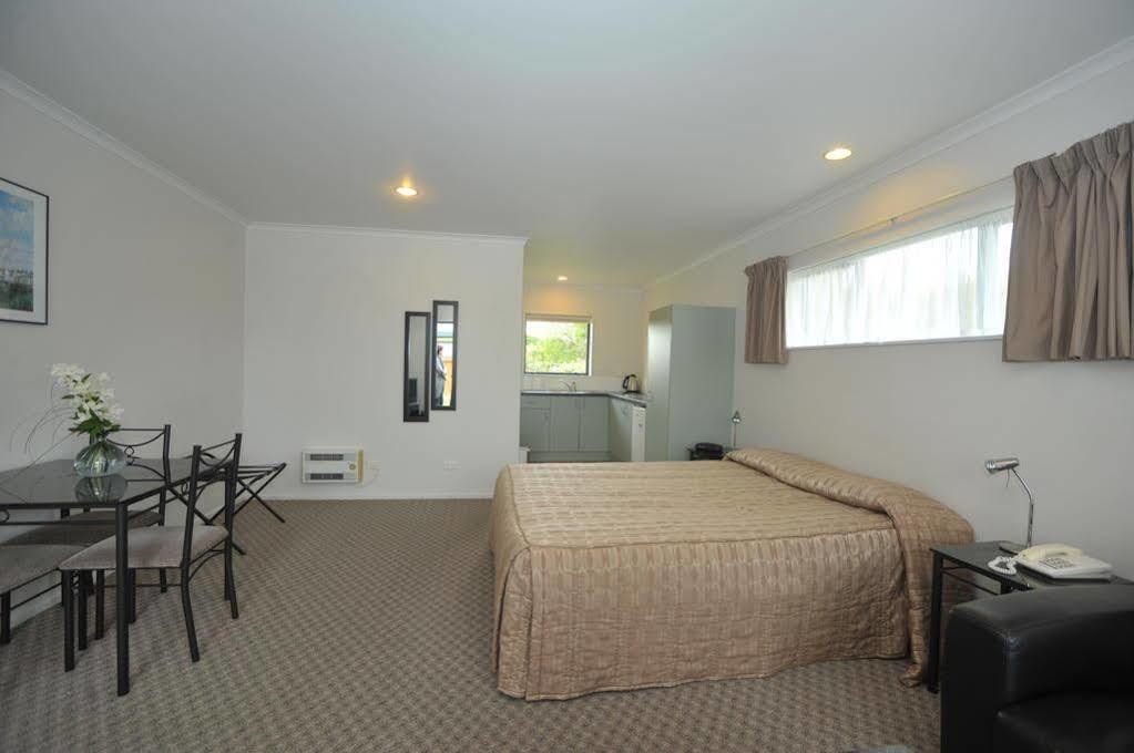 Tudor Lodge Motel Hawera Exteriér fotografie